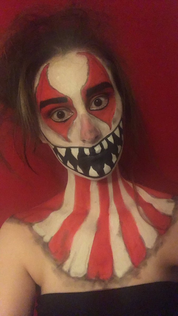 Pippa_J_'s tweet photo. Little bit scary now 
#Halloween #halloweenmakeup #clown #clowns #sfx #makeup #paint #facepaint #bodypaint #scary #horror #horrormakeup https://t.co/6NIiAuo2XH