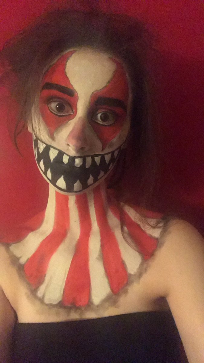 Pippa_J_'s tweet photo. Little bit scary now 
#Halloween #halloweenmakeup #clown #clowns #sfx #makeup #paint #facepaint #bodypaint #scary #horror #horrormakeup https://t.co/6NIiAuo2XH