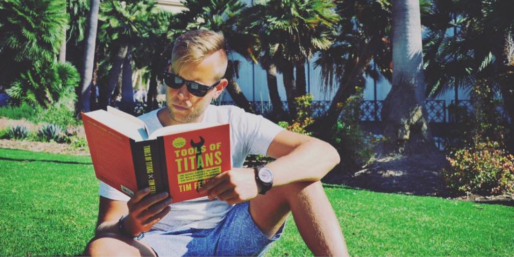 Hyperbits's tweet image. #Hypertips 200: Happy Monday! Get your mind right today to set you up for the rest of the week. Do something active, eat healthy, set some achievable music goals for the week. Now, get after it!