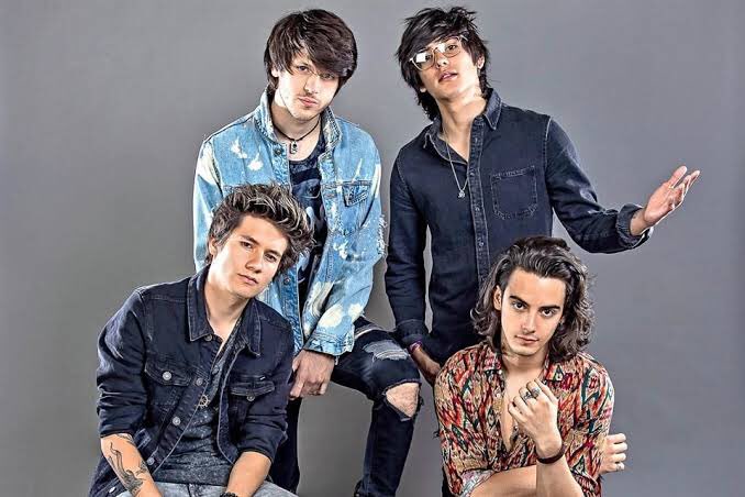 No te puedes perder este lunes a <a href="/flytheband/">FLY</a>  en el museo de la radio  y a través de  #Oye897 FM‼️