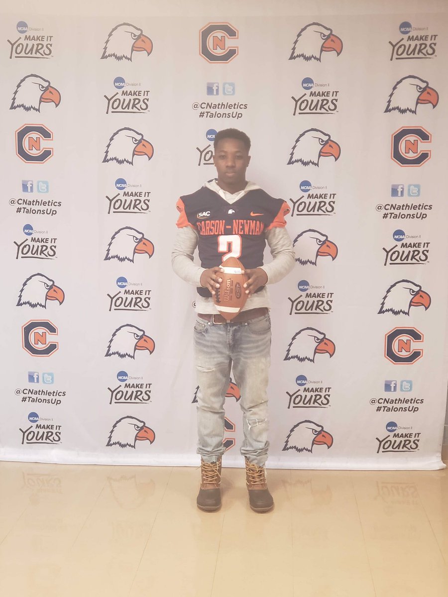 D_Edwards10's tweet photo. Blessed 🙏🏾💯 #GOEAGLES🦅🔵🔶⚪️ @cnfootball @CoachKevMac (original tweet got deleted) https://t.co/vkAjERAwi9