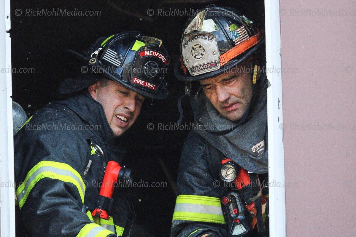 Rick Nohl (@ricknohl) on Twitter photo Medford MA Working Fire 51 Bradbury Ave. Quick K/D in a 2 1/2 sty frame duplex. Good stop by MFD! <a href="/THE_PFFM/">Fire Fighters of MA</a> @IAFFNewsDesk <a href="/ctfirephoto/">CT Fire Photo</a> Medford MA Working Fire 51 Bradbury Ave. Quick K/D in a 2 1/2 sty frame duplex. Good stop by MFD! <a href="/THE_PFFM/">Fire Fighters of MA</a> @IAFFNewsDesk <a href="/ctfirephoto/">CT Fire Photo</a>