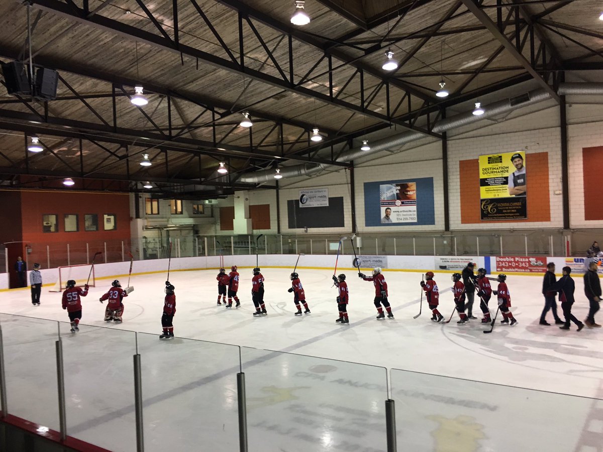 PamPetrakos's tweet image. Congrats to my son’s hockey team on winning their semi-final game at 🏒 PeeWee tournament this morning!! 👏🏻On to the Finals later on today!! Their 4th game in Two days! #ProudMom #ProudManager #HowIspentmyweekend #hockeytournament #44   ❤️