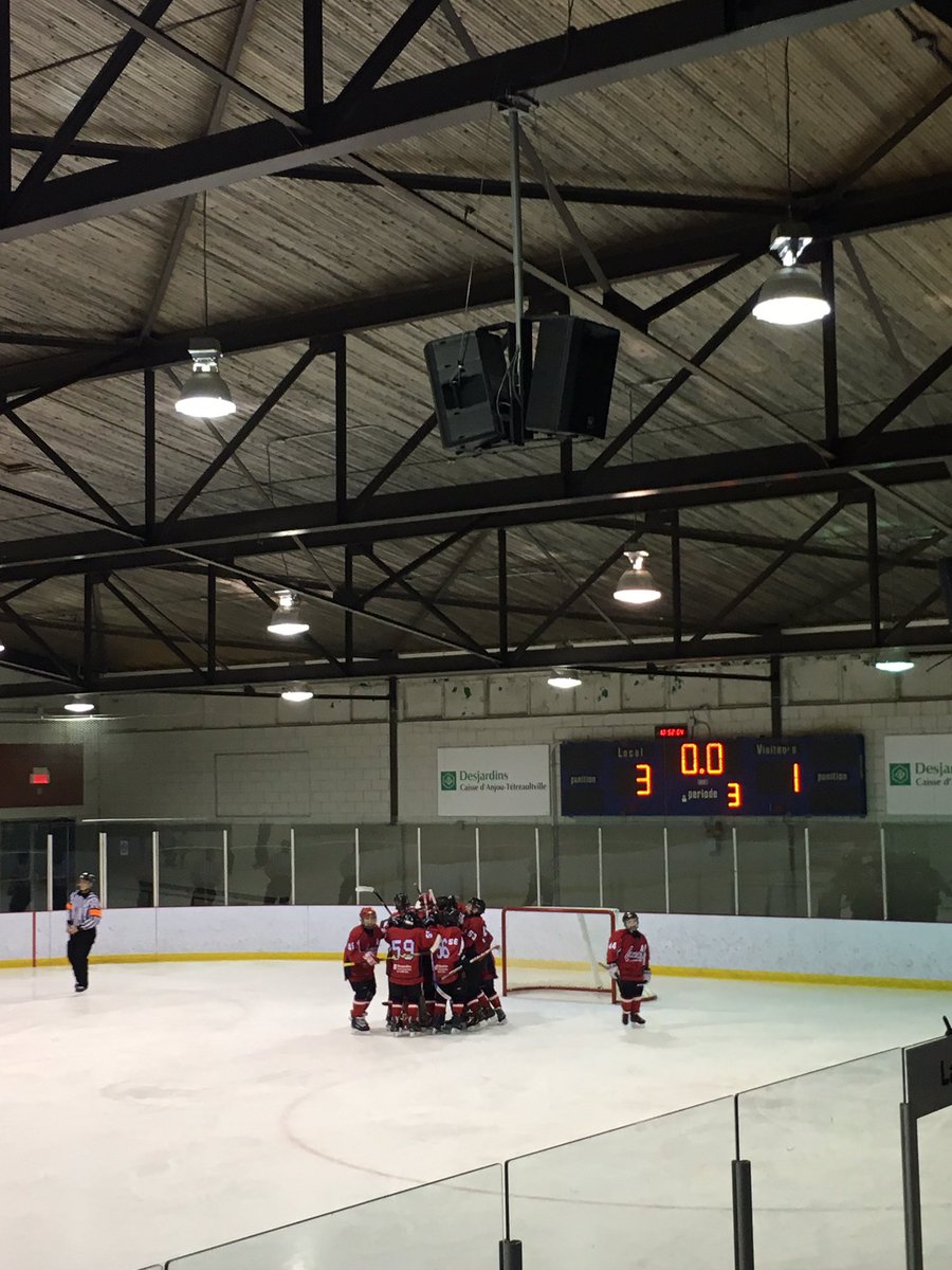 PamPetrakos's tweet image. Congrats to my son’s hockey team on winning their semi-final game at 🏒 PeeWee tournament this morning!! 👏🏻On to the Finals later on today!! Their 4th game in Two days! #ProudMom #ProudManager #HowIspentmyweekend #hockeytournament #44   ❤️