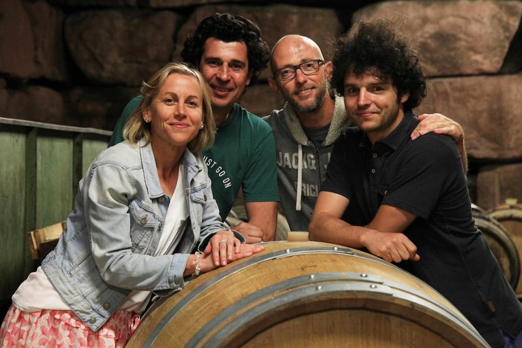 Vella_Terra's tweet photo. Representando a la región de #Alsace tendremos la aventura colectiva Les Vins Pirouettes, excelentes #vinosnaturales franceses. Conoce a estos y a todos los #artesanos de #VT2019 aquí https://t.co/iXy6N4krnN  
Toda la info sobre la feria en https://t.co/vPRZihNz1d 11/2 #Barcelona https://t.co/DKHIZtx2zn