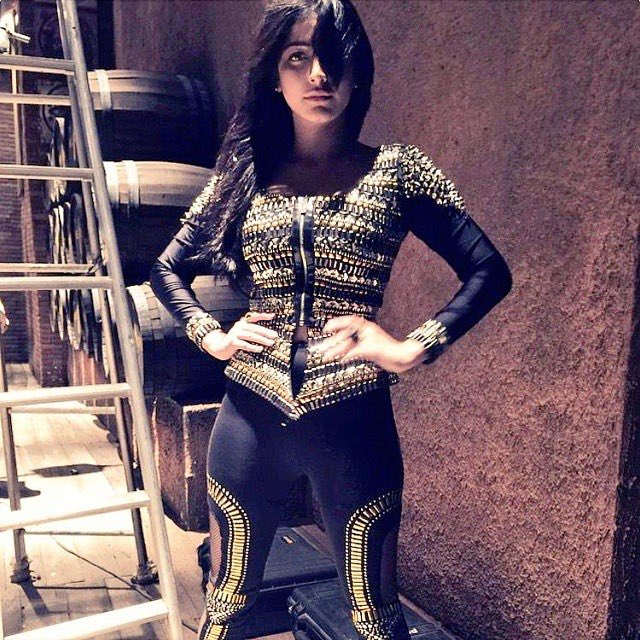 ShrutiHaasanIn's tweet photo. Happy Happy birthday you kiddo queenie!! @shrutihaasan Stay awesome and kind as you are now and the world will be a better place for it! ✨❤️ Making lots of people’s days, now enjoy your day with great fun and joy! Lots of love dear @shrutihaasan !! 
#HappyBirthdayShrutiHaasan https://t.co/djQo7INX2u