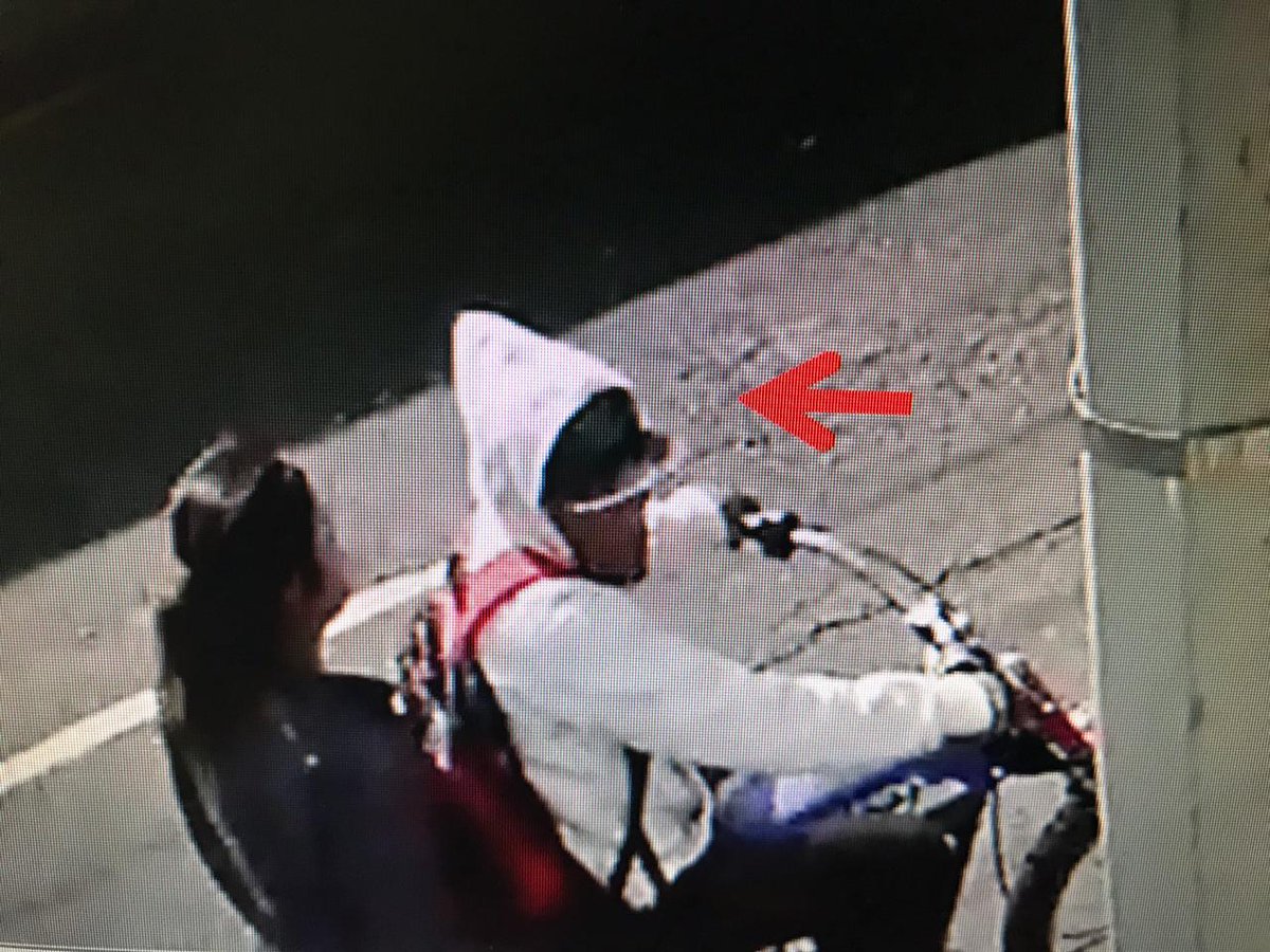 danielcollin01's tweet photo. #Urgente La @PNCdeGuatemala ubicó y capturó a Mario Adán Pineda, alias “El Payaso”, presunto responsable de haber lanzado junto a una mujer un artefacto explosivo al piloto de un bus en la col. #QuintaSamayoa. En ese suceso, su acompañante perdió las manos. https://t.co/JScYLwK4Lh