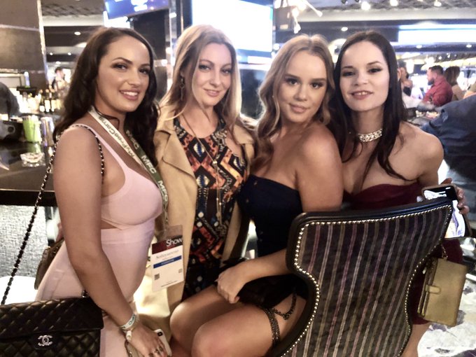 1 pic. It’s been fun. #AVN2019 https://t.co/aHORVv3Ifg