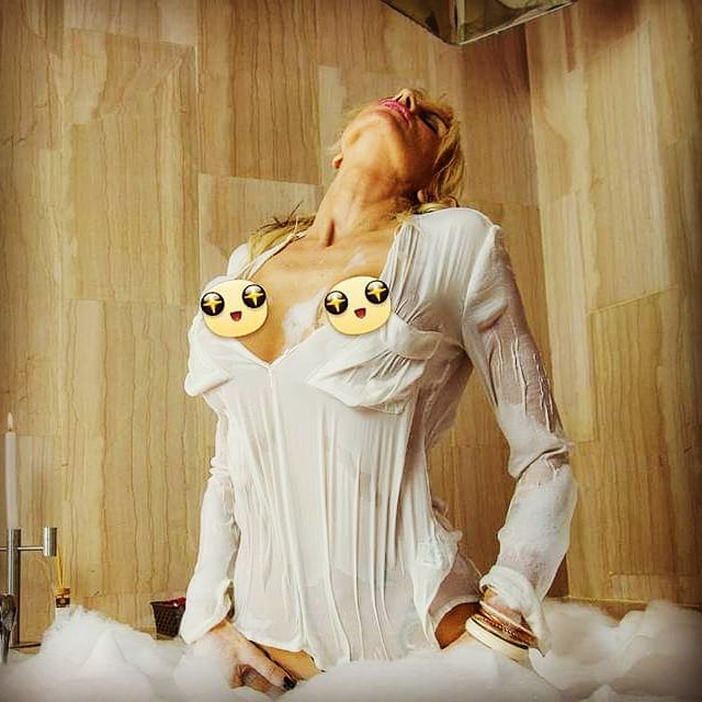 Mmmm que calor bajo la espuma #momentos #CarmenSnake #carmenserpiente #jacuzzi https://t.co/BDir308w<a href="/tag/momentos"class="tags">#momentos</a><a href="/tag/carmensnake"class="tags">#CarmenSnake</a><a href="/tag/jacuzzi"class="tags"><span>#jacuzzi</span></a><a href="/tag/carmenserpiente"class="tags"><span>#carmenserpiente</span></a>