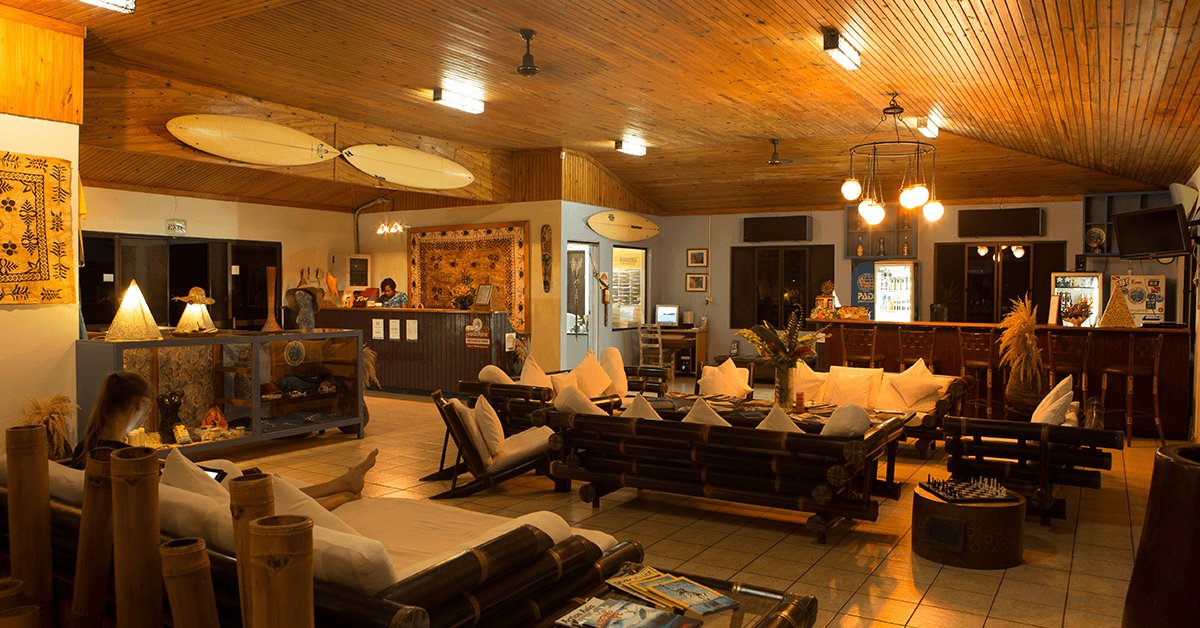 CaradonnaAdv's tweet image. There's excitement above and below at #Fiji's @WaidrokaResort, Make the famous #shark dive at #Beqa Lagoon, ride the waves, and go whitewater rafting on a jungle river bit.ly/2Boavae