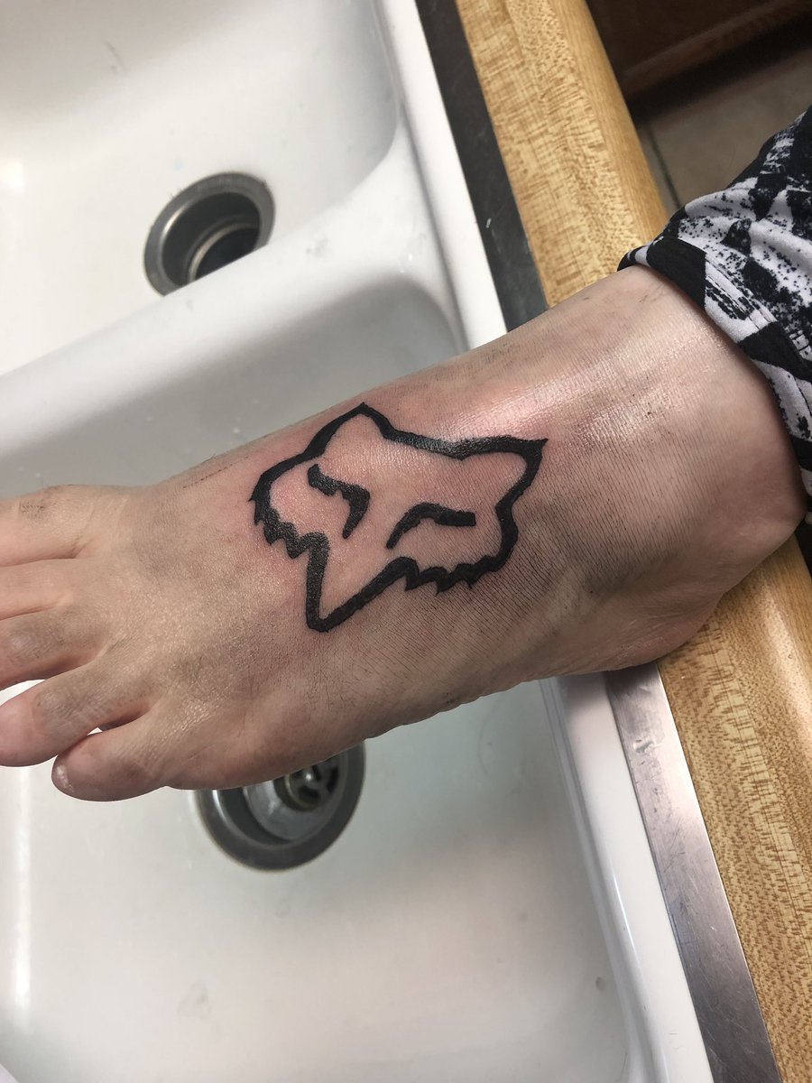 kbf_'s tweet image. Some tats I’ve done recently on a few people 💉🤘🏼