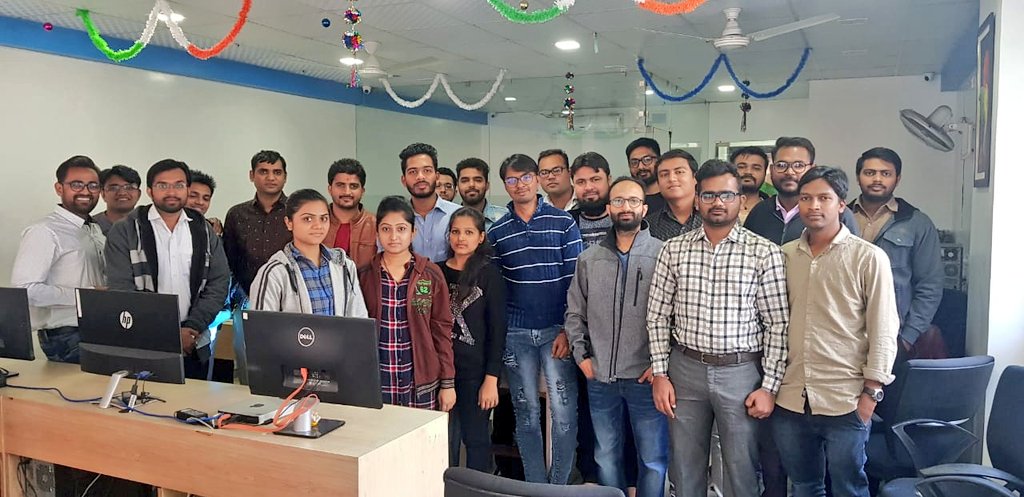 MohsinMyk's tweet photo. It was very informative meetup thanks to our speaker @rajnasit you nailed this session.
On #reactnative.
Looking forward for more session.
#technophilecommunity
#surtidevs https://t.co/pJe48hugRC