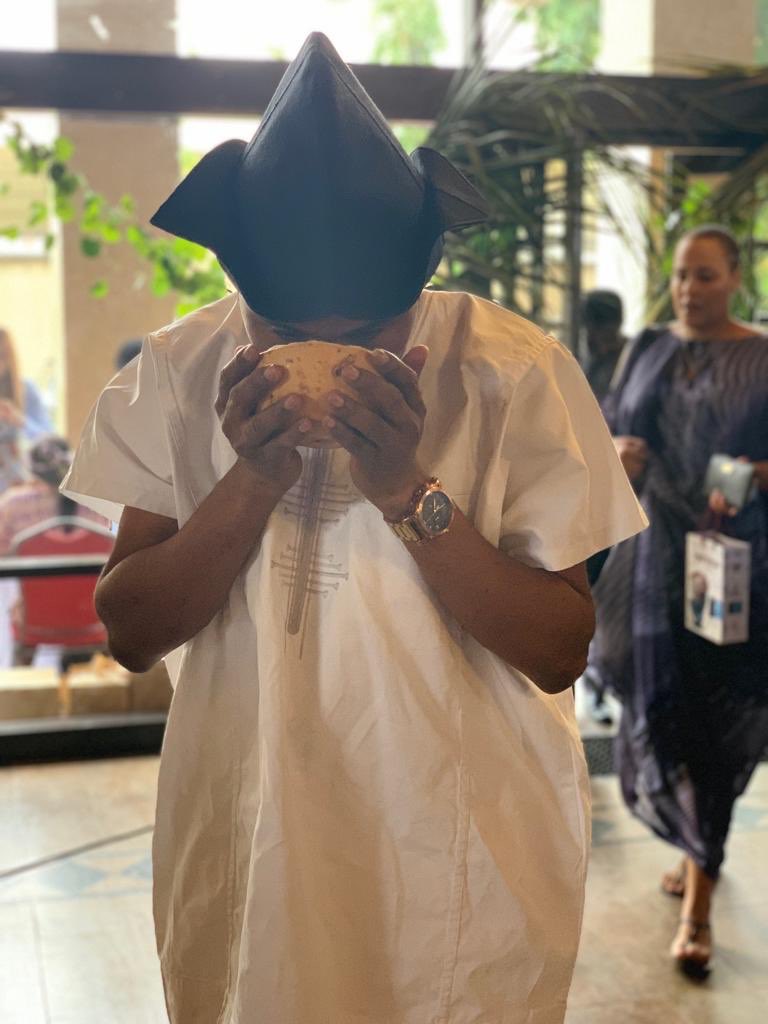 AdenekanMoruff's tweet photo. Earlier, the only thing @emma_dele could use to connect #BackToOyo is Palmwine at the #AfonjaTheRise
But then, what can one do but to accommodate him as a Yoruba Boy -Otunba Emmanuel. https://t.co/WQM7X0Cxuw