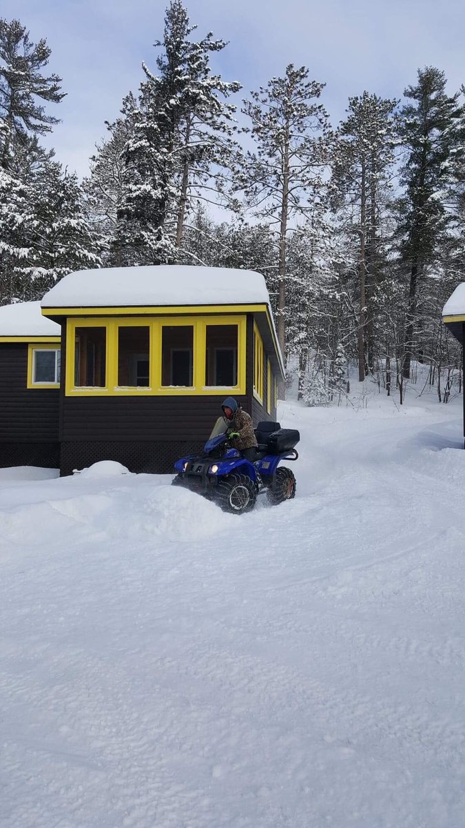 M15Barnes's tweet photo. Snow is keeping us busy! #frenchriver #lodges #winterfun https://t.co/loSH1suYUr