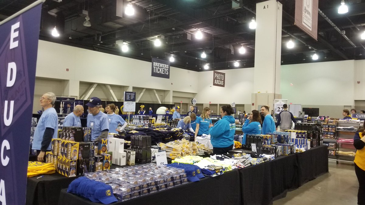 Visit the Brewers Foundation store at #BrewersOnDeck.  Thanks to the Kohl's volunteers for helping out #lifeatkohls