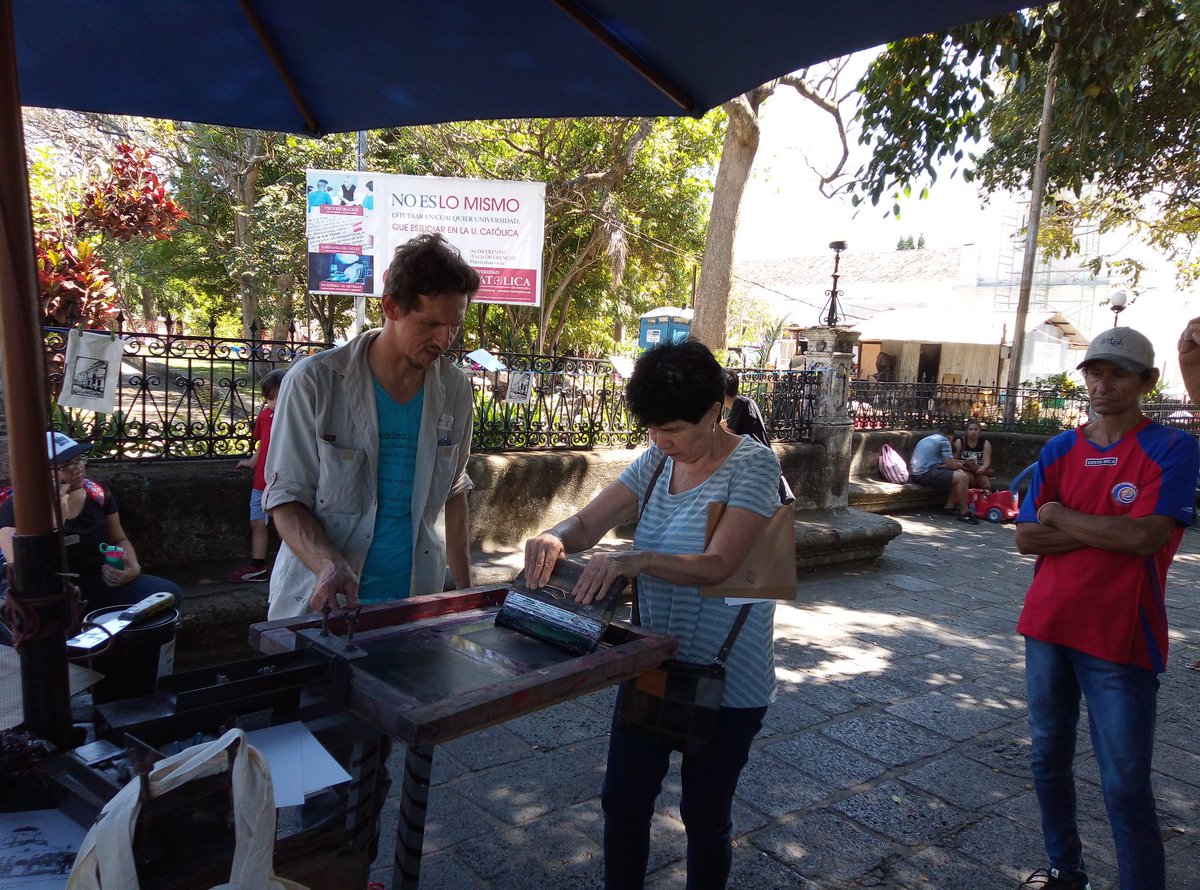 AcunaQuiel's tweet image. Ya casi la segunda parte Urbanografías Móviles Heredianas en el parque Nicolás Ulloa, a las 2:30 pm. @PerroCeramico @AranaMovil @ArteParqueHeredia @MuniHeredia @AYG