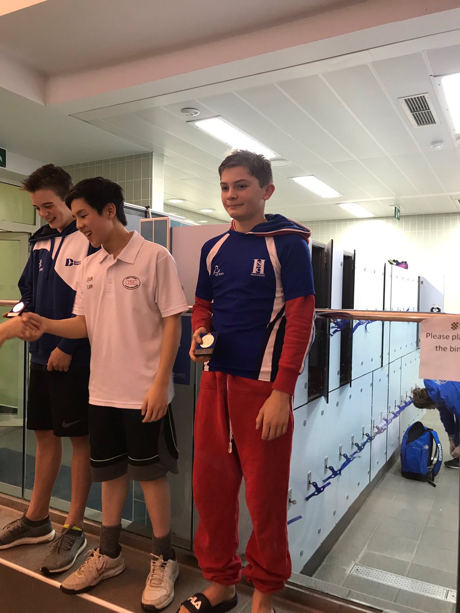 Congratulations Finlay, Silver medalist in 100 breaststroke and a great PB!  Well done!