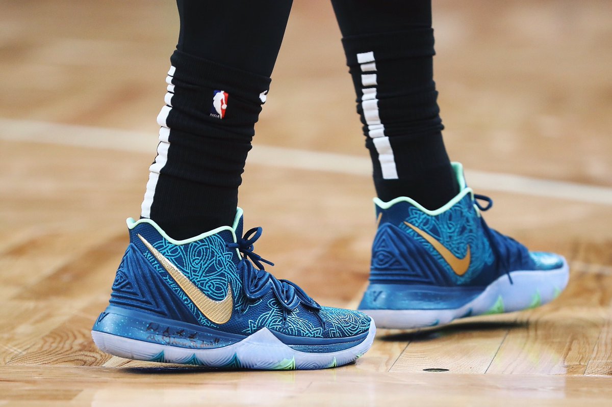 Nike Kyrie 5 Tattoo God 's Eye Men' s Basketball Shoes Irving