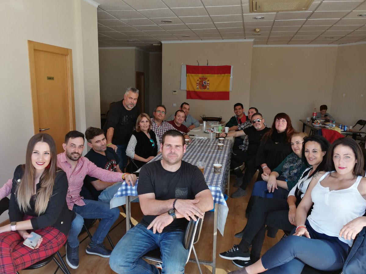 VícarviVa tweet media