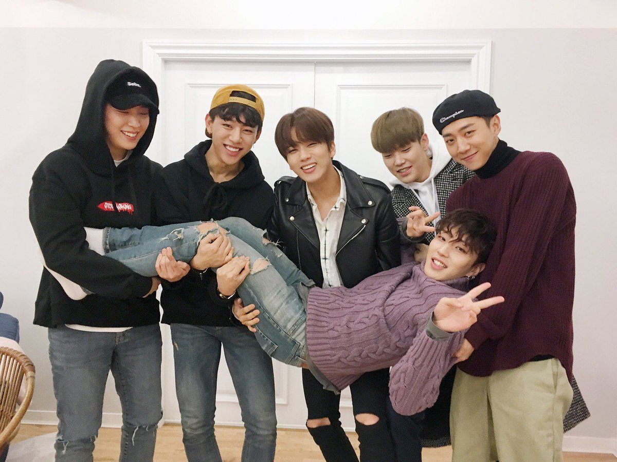 anjipm's tweet photo. It's been a long journey, full of hardships and desillusions but also laughter and passion. I can only hope that your future will be happier than these last years which must have been so hard. I wish you all the happiness, my dear B.A.P ❤️
#7YearsWithBAP #7YearsAlwaysWithBAP https://t.co/GuvgOL8XXn