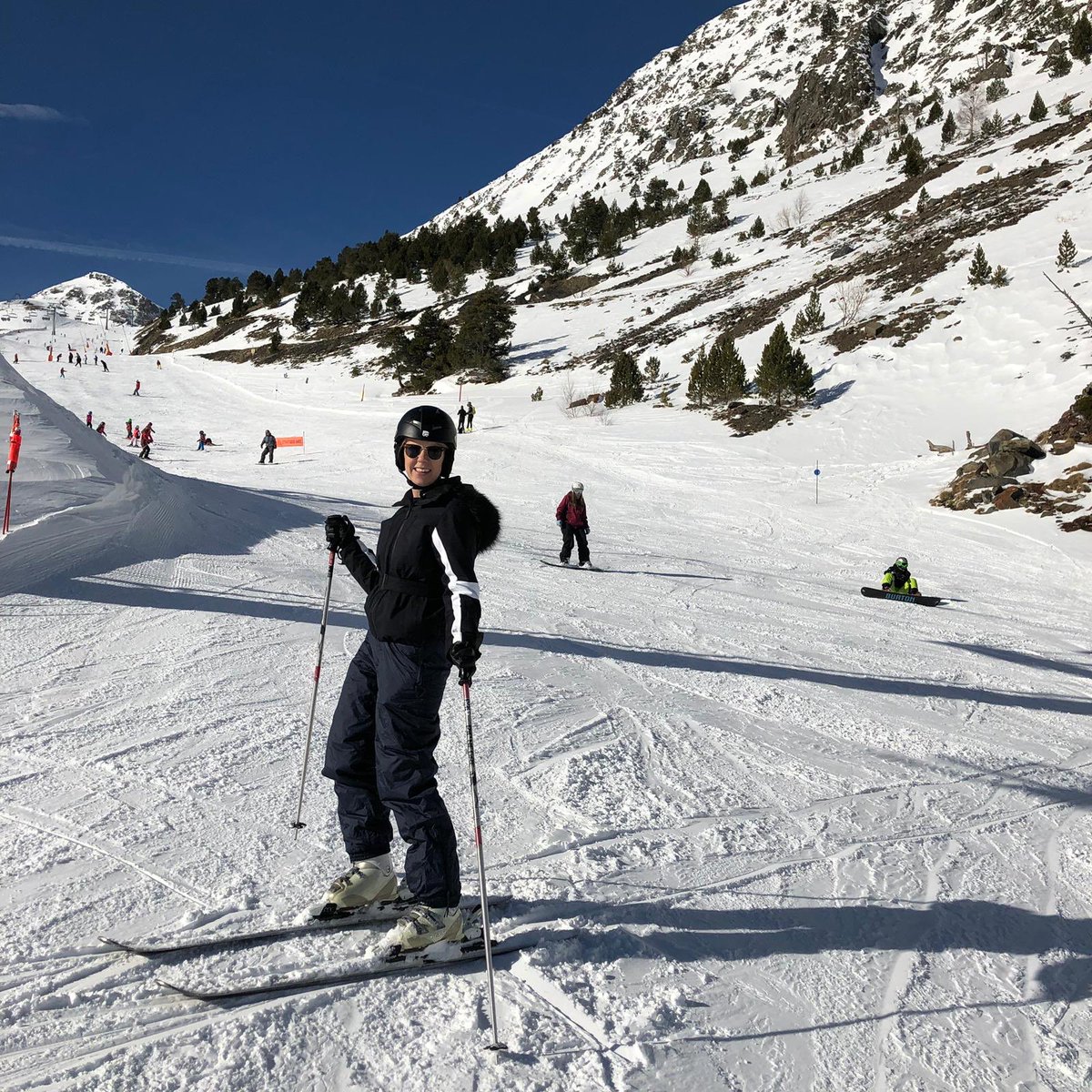 AmyFComms's tweet photo. Spent the weekend snow ploughing #LikeABoss 🎿⛄️ https://t.co/UMo6roZVwd