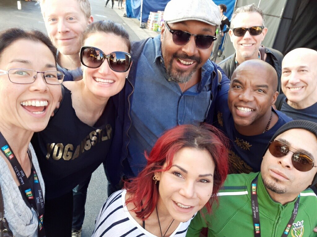 idinamenzel's tweet image. Just a little Sunday brunch hang  with my peeps ⁦@VegaRubin⁩ ⁦@albinokid⁩