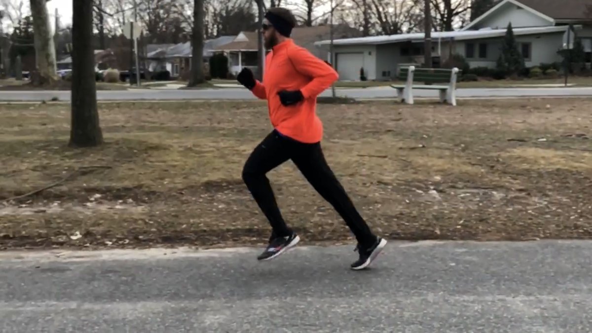 marcpelerin's tweet image. There is zero doubt about @RunningShuster dedication.  Now his running form is going to match his determination. #kneedrive #goodrunningform

Need your form looking at? ➡️ buff.ly/2JFCVOE