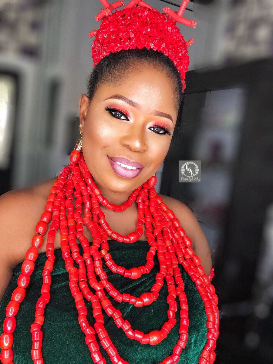 Dear Twitter NG, 

My name is Okikiola ,I have been on here for so long and I’m yet to get a client. Please, i am a Professional Makeup Artist and this is what i do to feed and make a living. A single Retweet would go a long way.  

Please Do your thing 🙏