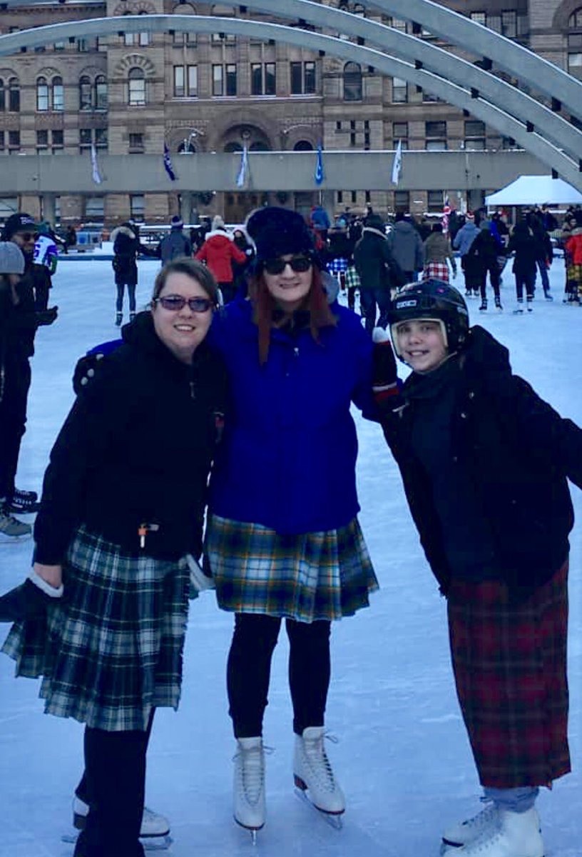 Made like @sineadskate & @Jkerrbear and put on skates and a kilt for the #greatcanadiankiltskate in Toronto today @MyPeakChallenge @SamHeughan