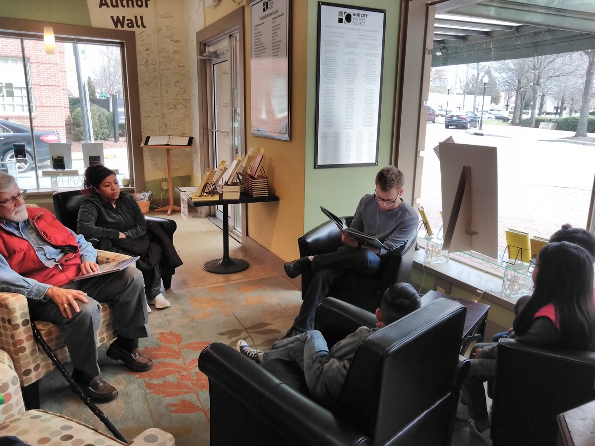 AraceliHLaroche's tweet photo. French Literature in Translation students #FR1011 @LLC_Upstate
visit @HubCityBookshop 2 read bilingual children's stories. &amp; learn about publishing world Merci @HubCityPress &amp; Author @LatriaGraham #traducciónuscupstate https://t.co/YSdMyDB4Gk