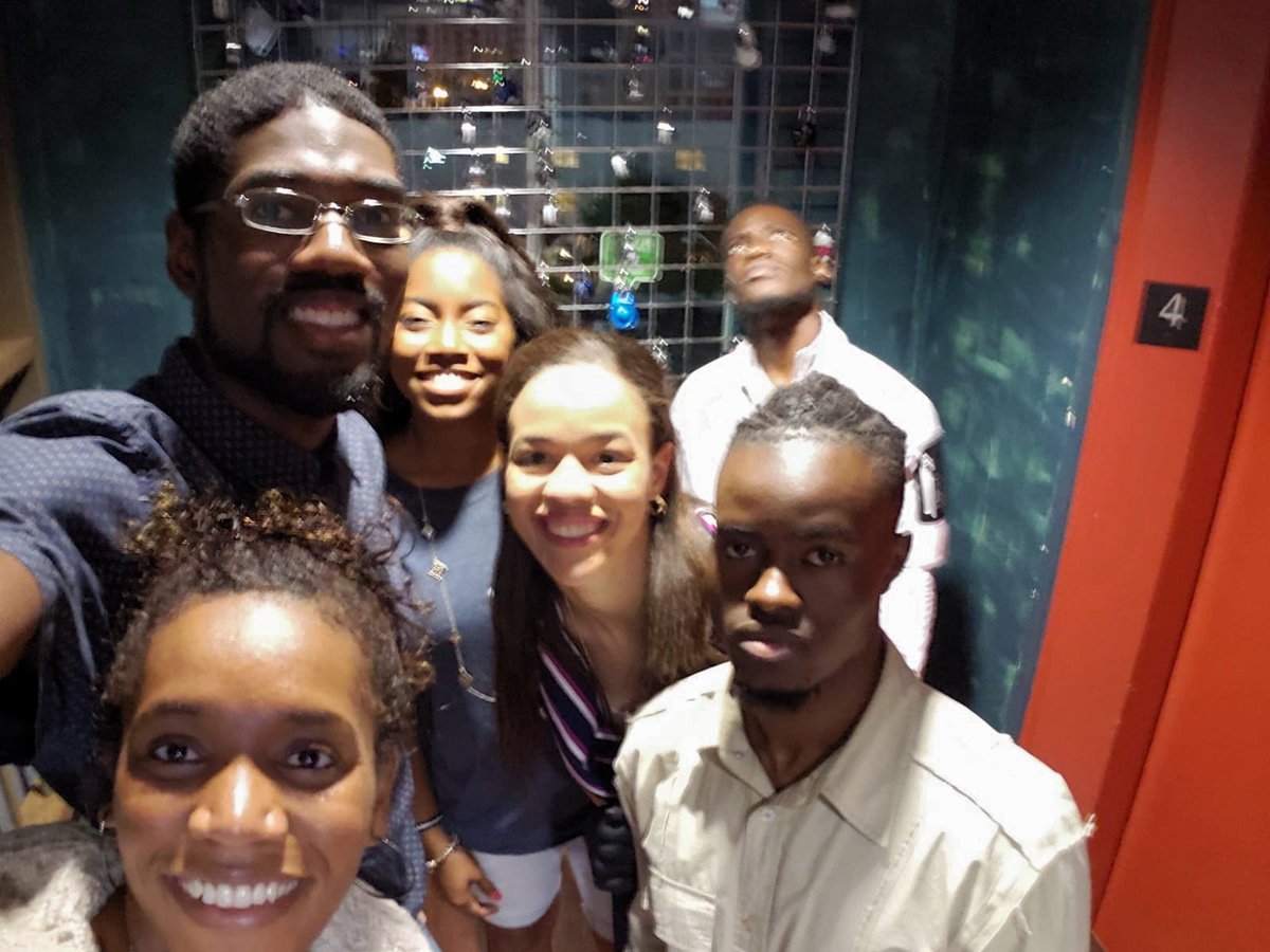 Alex Earle tweet media