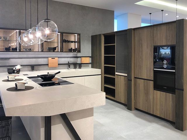 KesenStudio's tweet photo. #combinaciones de colores de lo más sugerente en las #cocinas de #gamadecor https://t.co/GVH3gGUY56 https://t.co/UfmgvK3hHe