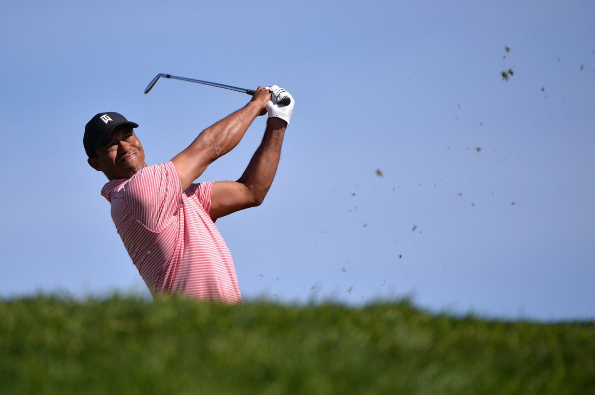 Great long hitters this week at the <a href="/FarmersInsOpen/">Farmers Ins Open</a>! Although today it isn’t about who’s hitting it the furthest... no no! The true question is, is <a href="/TigerWoods/">Tiger Woods</a> wearing a pink or red top????? 😱 #askingtheimportantquestions #FarmersInsuranceOpen #golf

📸 <a href="/golfweek/">Golfweek</a>