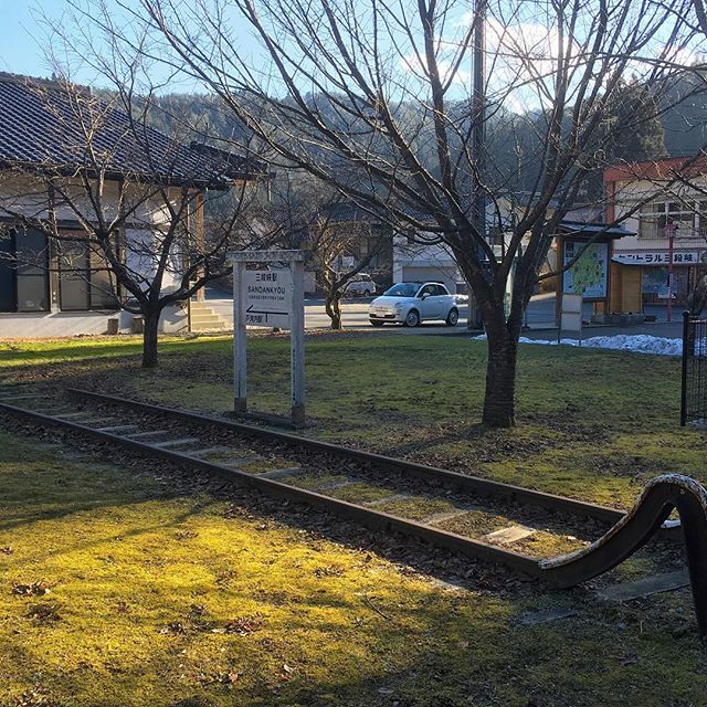 500Cplus's tweet photo. #三段峡 #三段峡駅 #廃線
#deadtrack #station
https://t.co/bJMmHpu197
雪を探訪してたらいつのまにか廃線訪問になりました^^;
しばらくこのシリーズです
先日はたくさん降ったのにね(-_-;) #japan #広島県
#fiat500 #fiat500c https://t.co/aRV0aeyoMC