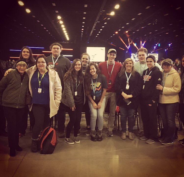 AngieHouston1's tweet photo. Loudon United Methodists Youth #rez19 https://t.co/mvo96ft0mF