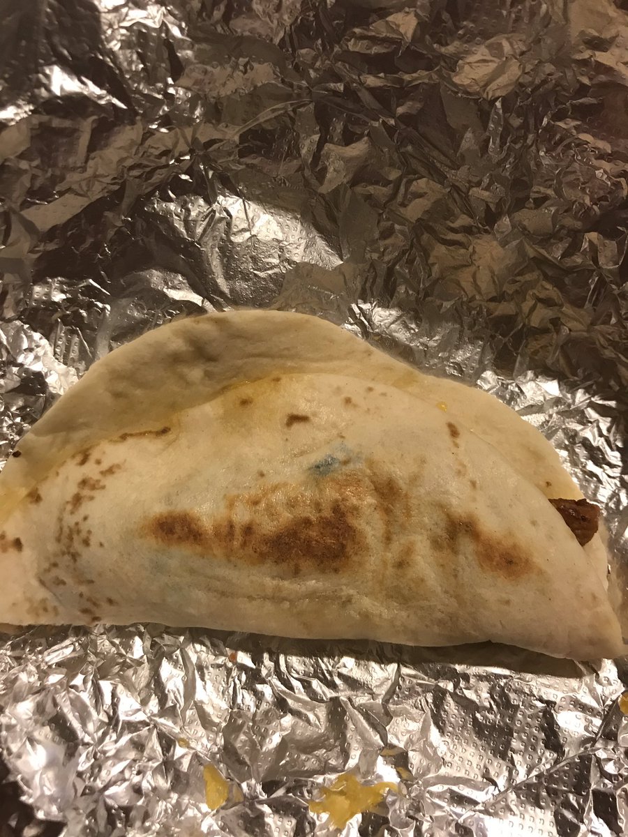JLW2380's tweet image. @DelTaco wow!  This is how you serve snackers now, with mold.  #digusting