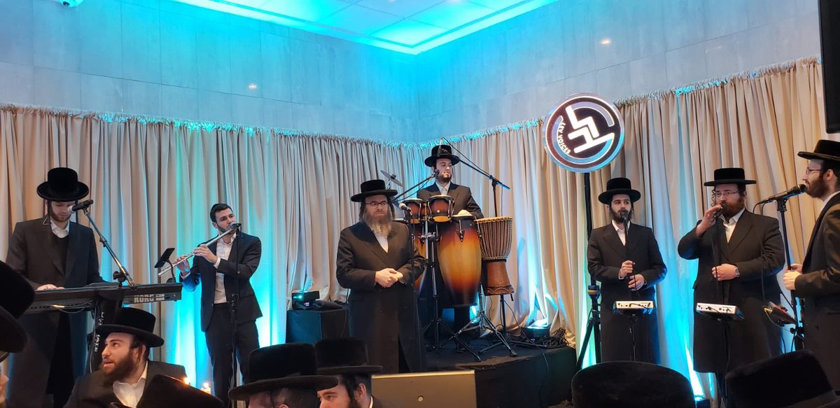 Beauroful mid day event in Williamsburg with @DONtheSTAR and Shlome Zalmen Horowitz
#Heart #Soul #Harmony  ⁣
#ExperienceItOnce #NextLevelProductions