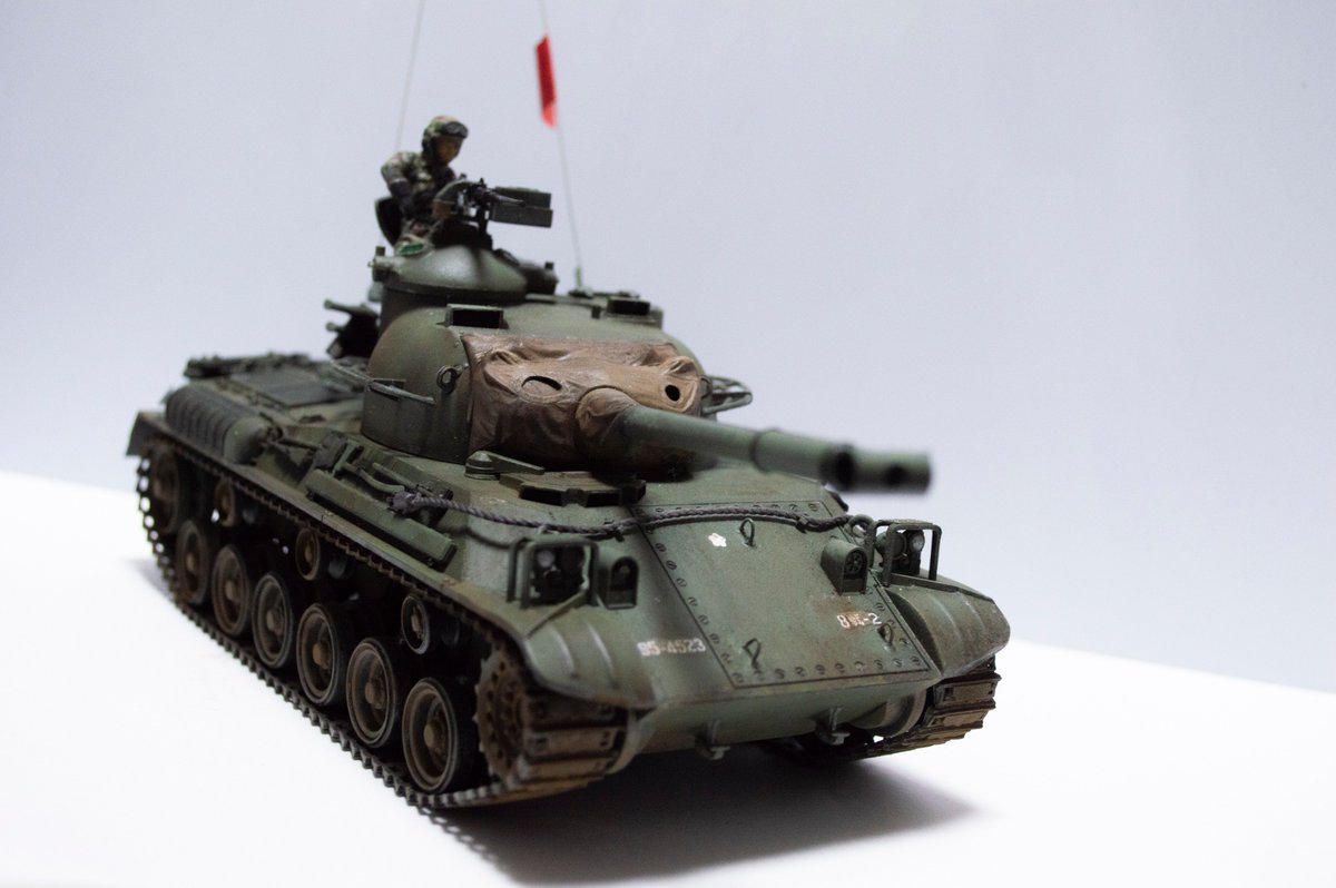 tarnya999's tweet photo. TAMIYA 1/35 61式戦車
完成しました
アンテナと旗は自作してみました
実戦経験のない適度な汚れ方が難しかったです
今回は出戻り一年経ちましたので制作動画も作ってみました
https://t.co/ipzL7xBVX0 https://t.co/BmYcm8DBdV
