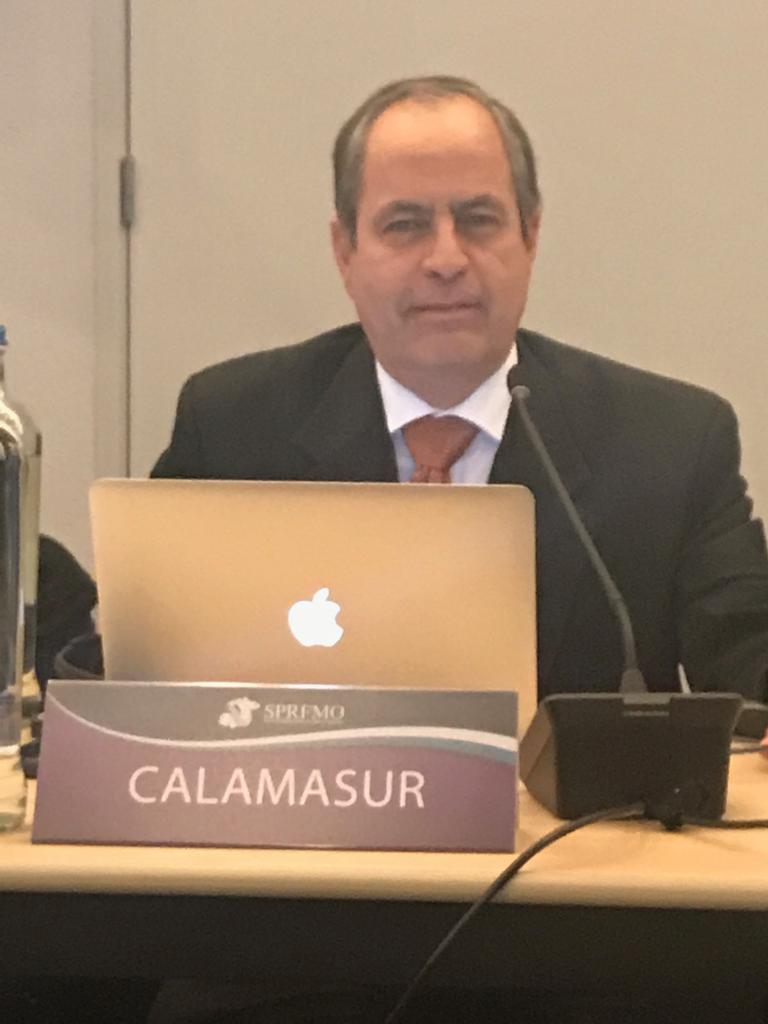 osnofla2000's tweet photo. #CALAMASUR plantea un manejo adecuado del Calamar Gigante en reunión en La Haya para asegurar aprovechamiento sostenible y evitar pesca ilegal de flotas extranjeras. @osnofla2000 #CALAMASUR #Pota #pesca #SNIndustrias #OROP
https://t.co/VzIcdx2HzA https://t.co/7z84oOzK3X