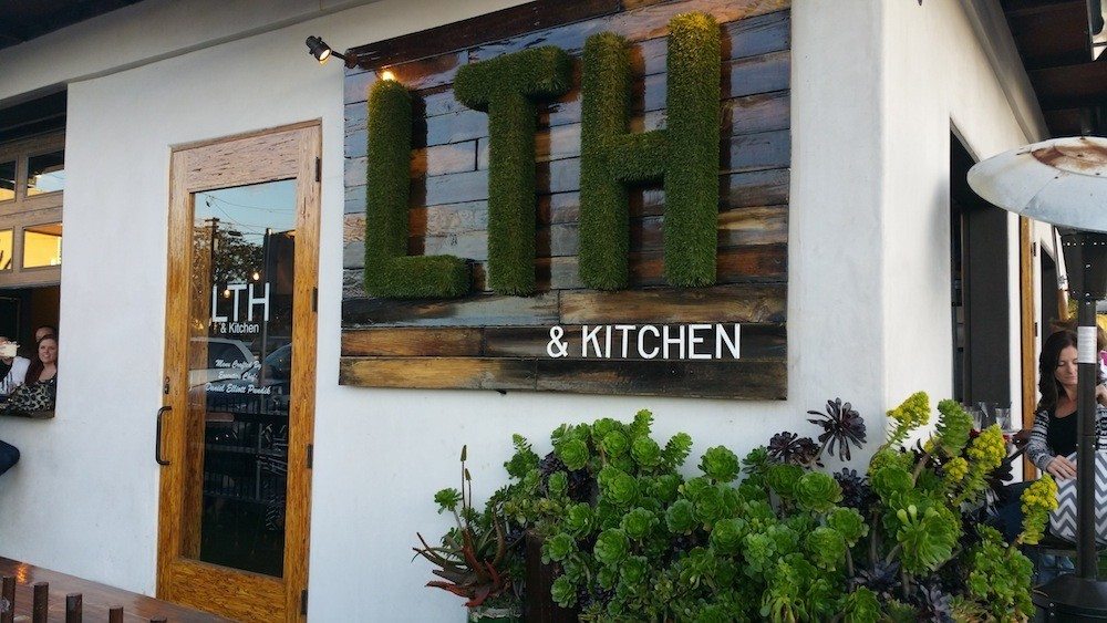 Osidedotcom's tweet photo. Tap House &amp; Kitchen in Oceanside they offer more than 30 local beers, delicious food, a large patio, and cool handmade decor. @localtaphouse  #localtaphouseandkitchen #restaurants #osiderestaurants #LTH #loveoceansidefood https://t.co/TyHiewYS4W