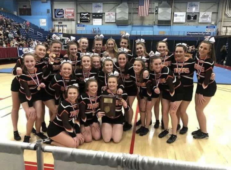 BiddAlumni's tweet photo. Congrats to Varsity Cheering on their Class A South Regional Championship win this weekend! They head to states in two weeks. @BiddefordSchDpt https://t.co/qF2nIZhQwS