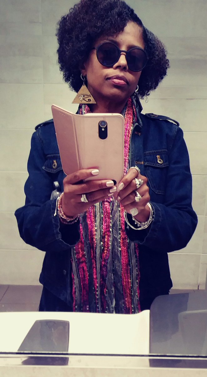 IAMJamena's tweet image. You A Poet
&amp;amp; YOU Know IT❤💛💚

#BeautifulGem💎❤
#SisterLove❤💛💚
#GoddessPoetess✨💛✨
