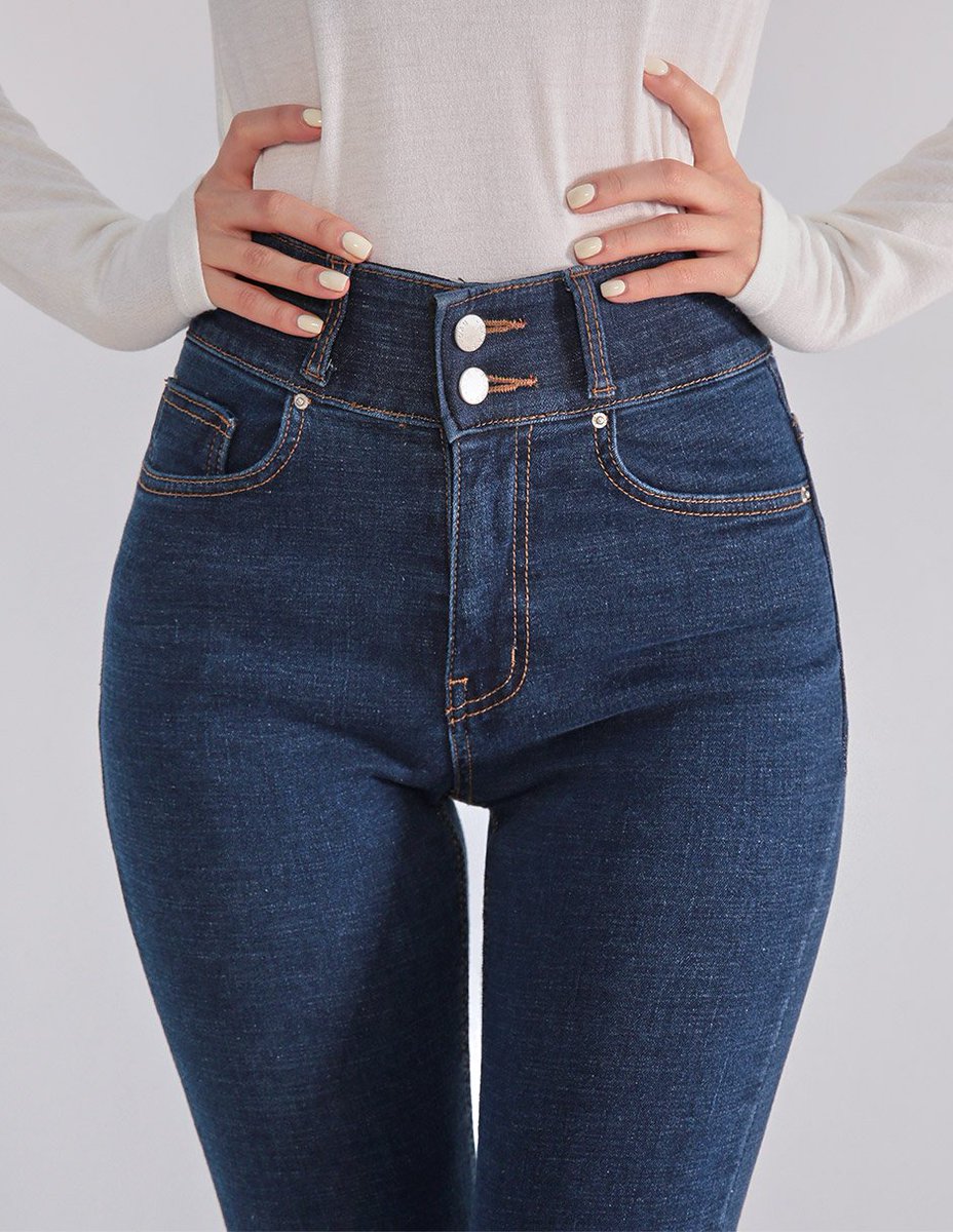 Chuu Japan A Twitter 5kgジーンズのハイウエストでも物足りない方に 裏起毛 ツーボタンデザインがユニークなvol 105 T Co Bxal8ggt4y Chuu 韓国通販 5kgjeans