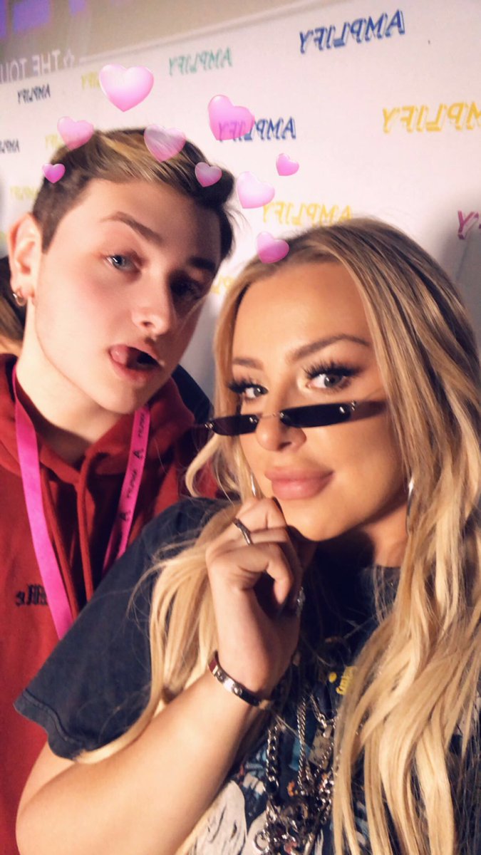 SimonelliDesign's tweet photo. When @tanamongeau steals your Sons Phone to take #selfies @matthew_ui β€οΈ #sundayvibes #epic #AllAccessVIP #tanamongeau https://t.co/Xi62NjhiqA