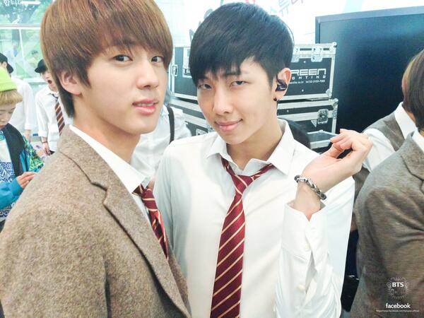 I_say_ssaem's tweet photo. 와 진짜 김냄쥰 진짜 나무냐 뭐 일케 쑥쑥 커;;; https://t.co/310J8IxKi7