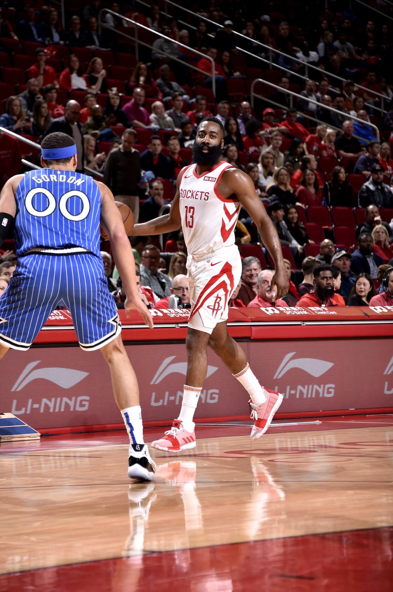 harden vol 3 on court