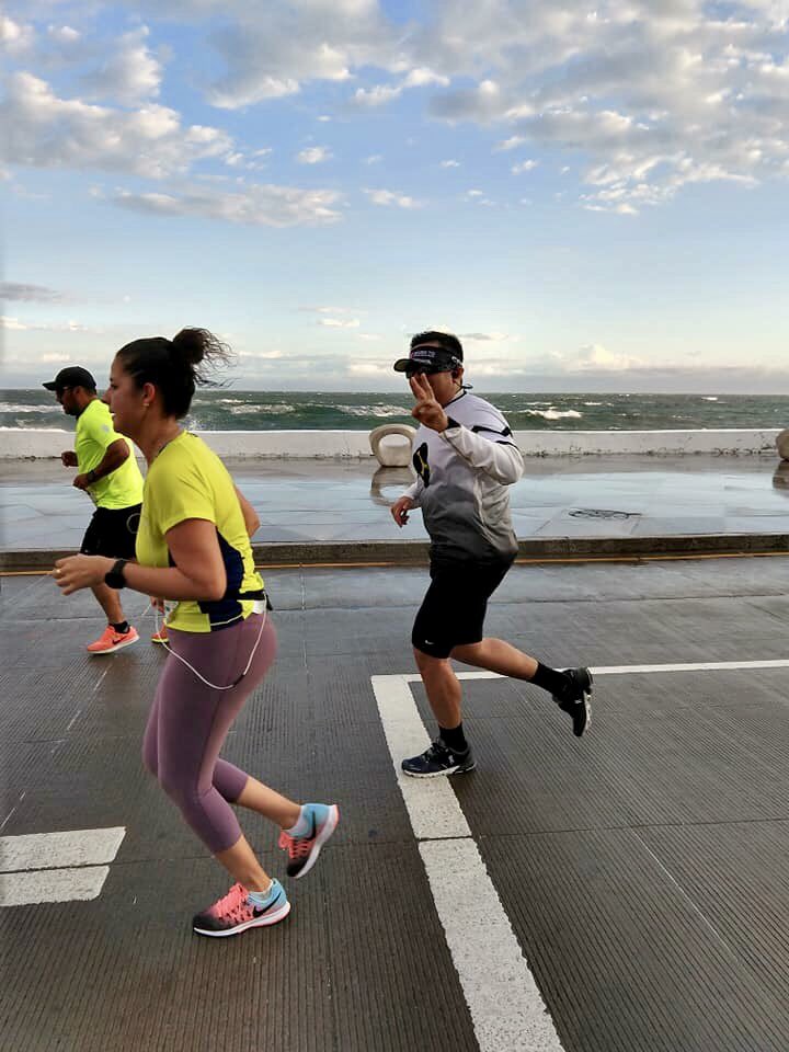 jarmasg's tweet photo. Las 📸🎥 del #MMPV2019 1/2
•
🏁🏃🏽#MMPV2019🏃🏽🏁 #21k 🏃🏽🏝🌊🌬🌥
•
#Vive #Comparte #Inspira
•
👍🏻💪🏻👊🏻🤜🏻 #Triinox 🏊🏼‍♂️🚴🏼🏃🏻‍♂️🇲🇽
•
#Veracruz #Bocadelrio #Mexico
#Triatleta #Swim #Bike #Run #swimbikerun #Triatlón #Ironman703 #Ironman #IMx #triatlon_mexico #Trimexico #AsTriatlón https://t.co/bslN9bJUqy