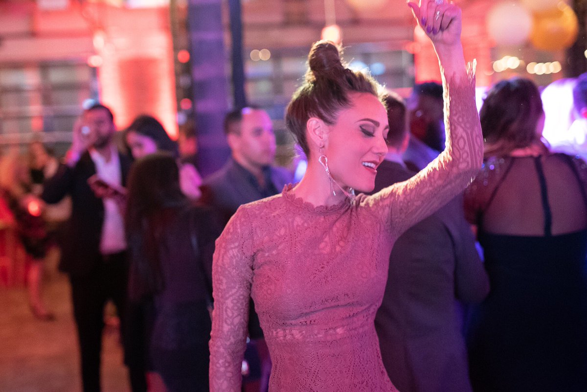 LoloMayhew's tweet photo. Dancing the night away at #DancingAfterDark @childrenshealth event! 👗 by @simplydresses https://t.co/mVzPFE61lf