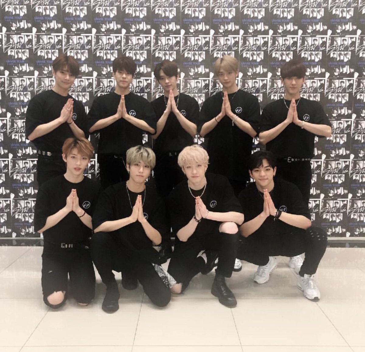 StrayKidsAddict's tweet photo. [New🗞] 190128

“ในไตรมาสแรกของปี 2019 หนุ่มๆ Stray Kids มีแผนทัวร์ในเอเชียตะวันออกเฉียงใต้และสหรัฐอเมริกา รวมไปถึงการออกอัลบัมค่ะ” 💕

🔗 https://t.co/eMXHYY6pfw

#StrayKids  #스트레이키즈
@Stray_Kids 
#StrayKidsAddict https://t.co/VmtlIluss8