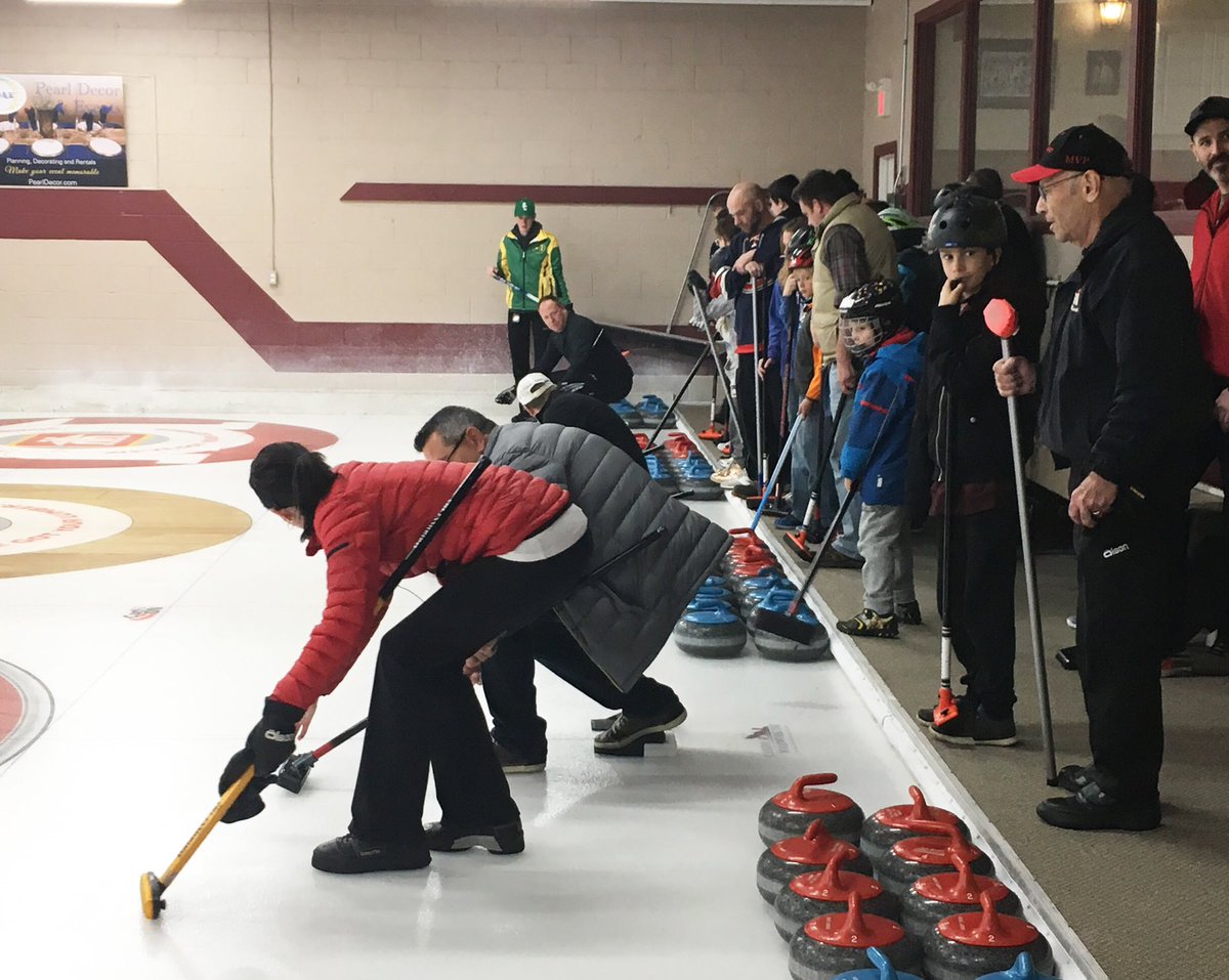 rocksandrings's tweet photo. We love seeing our Rocks &amp; Rings students get on the #curling ice! As part of our 10th anniversary celebrations @getcracking joined us to throw a @CurlingCanada #Curling101 party in Cookstown, ON. #RocksAndRingsTurns10 https://t.co/ywGzPay4zn